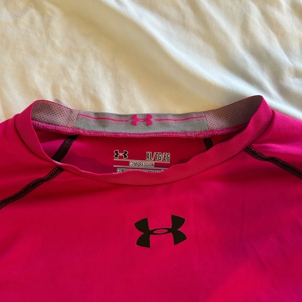 Under Armour Fuchsia Long Sleeve Top youth XL 0119